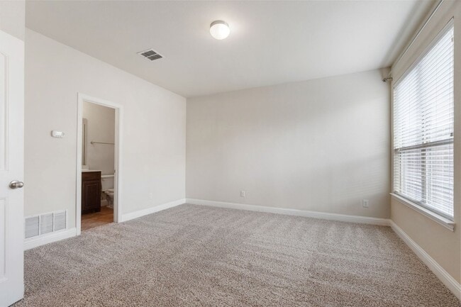 Photo - 2640 Venice Dr
