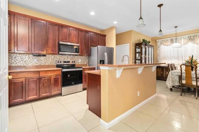 Photo - 185 Wading Bird Cir SW