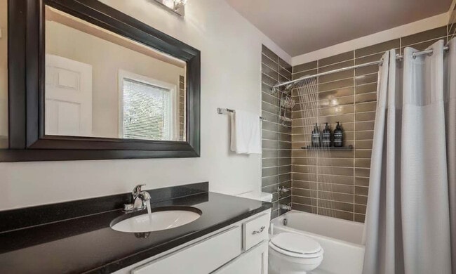 Photo - 2424 Lyndale Ave S Unit SI ID1250774P