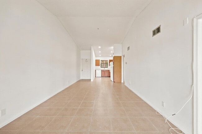 Photo - 2600 Greenwood Terrace Unit 201