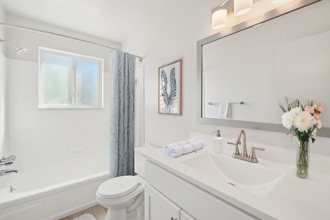 Photo - Southpointe Square