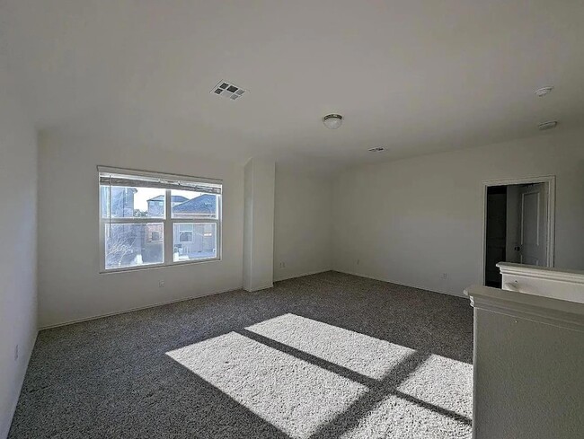 Photo - 1216 Blackhaw Ln