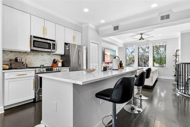 Photo - 548 Copley Ln