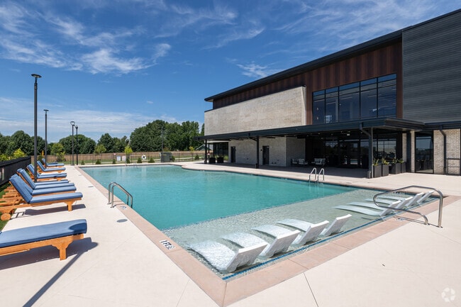 Pool - 102 West Crossing Apartments
