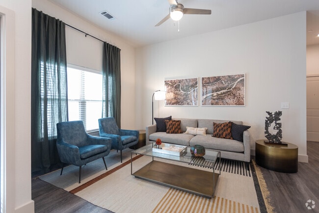 1BR, 1BA - 740 SF - The Everett at Ally Village