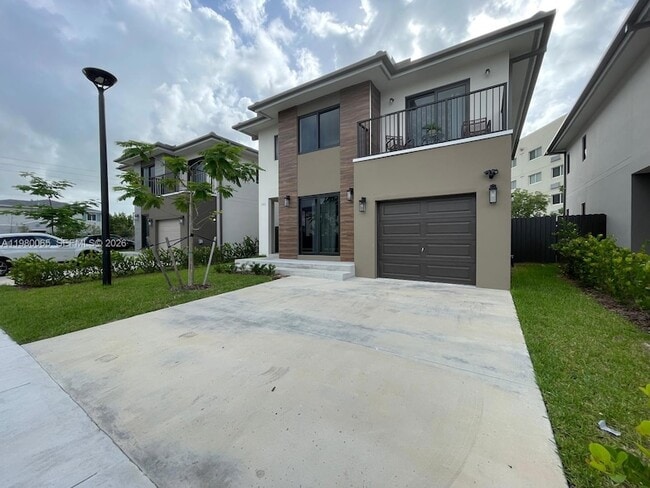 Photo - 302 NW 11th Ct