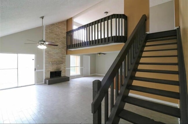 Photo - 6111 Briar Glade Dr