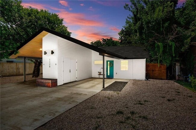Building Photo - 1128 Gardner Rd Unit B