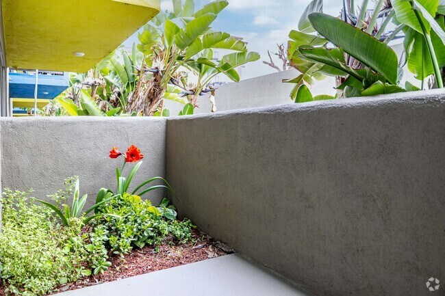 クレア★rent Caribbean Cove Anaheim, CA | CorporateHousing