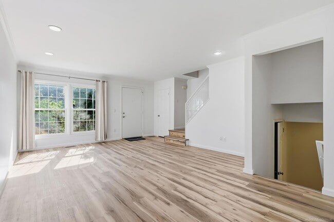 Photo - 1340 Kings Cove Dr E