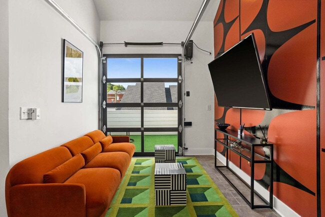 Building Photo - 770 E Argyle Ave Unit ID1312334P