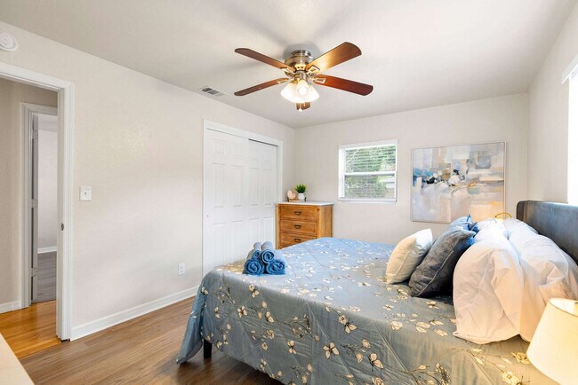Photo - 4107 W Grace St Unit SI ID1626361P