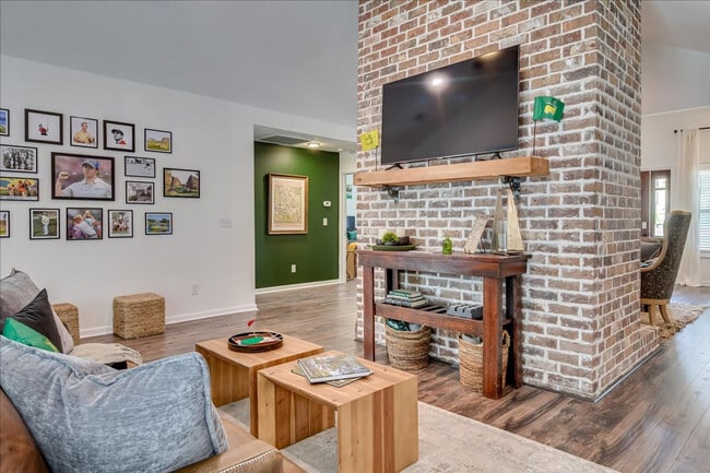 Photo - 1006 Russell St Unit SI ID1591555P