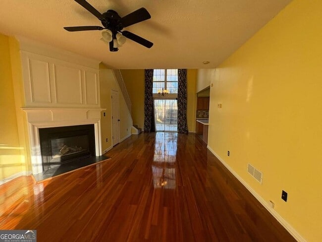 Photo - 1607 Heyford Cir NW