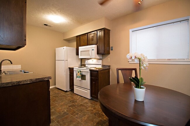 Photo - Britain Towne