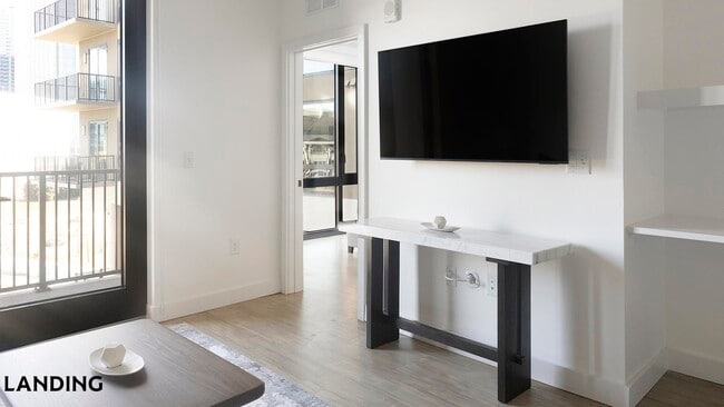 Photo - 1007 S Mint St Unit 819