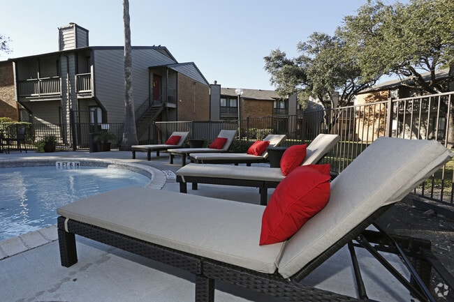 Photo - The Summit Apartments