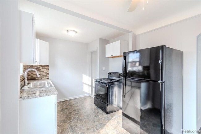 Photo - 8126 Standard St