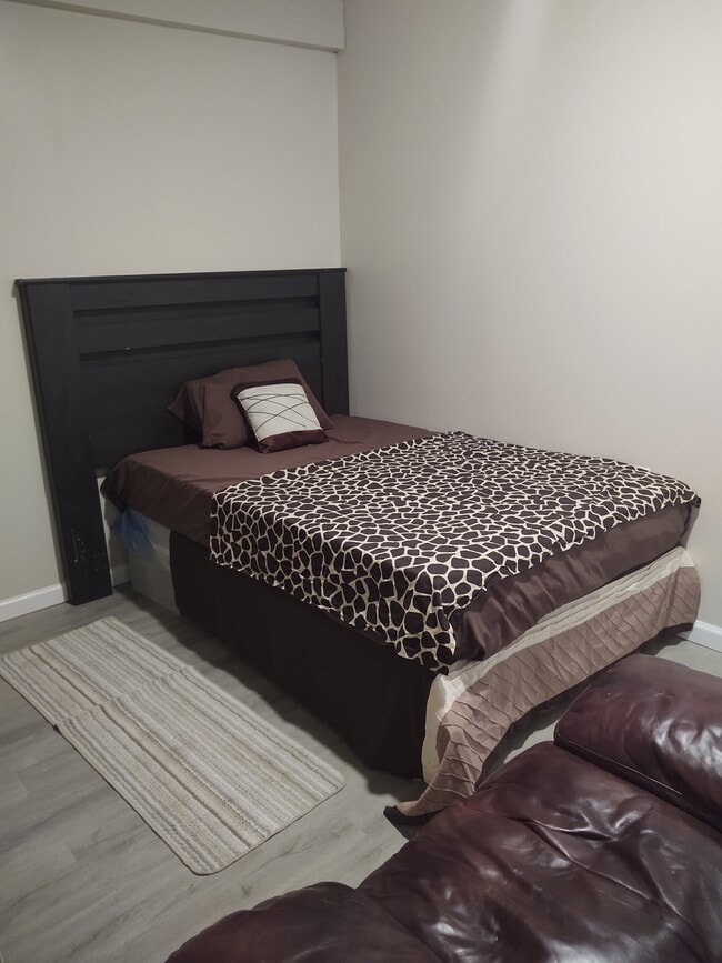 Photo - Fully Furnished Rooms For Rent