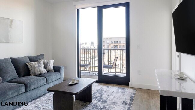 Photo - 1007 S Mint St Unit 818