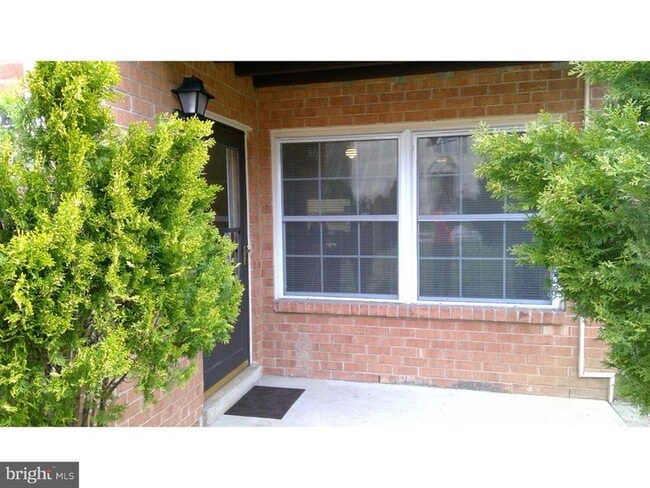 Building Photo - 379 Old Forge Crossing Unit 379