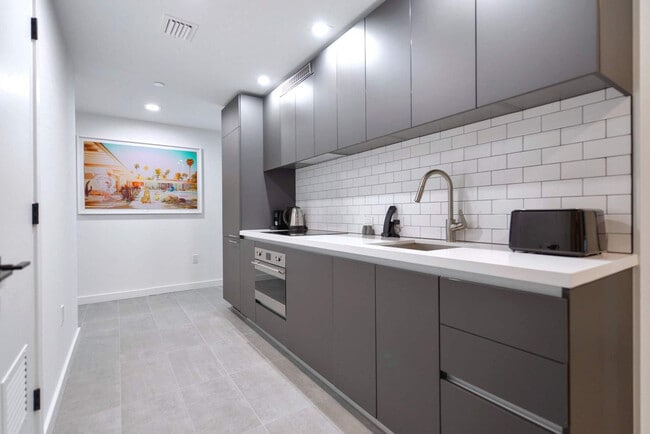 Photo - 227 NE 2nd St Unit FL24-ID1022304P