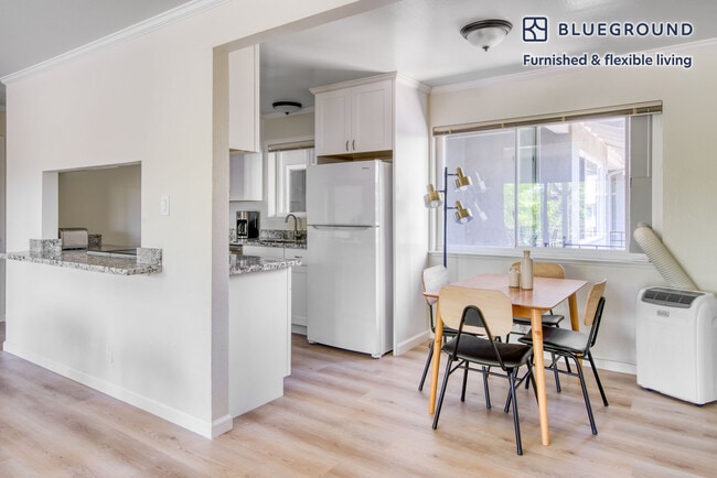 Photo - 837 Cowper St Unit SI FL3-ID1014