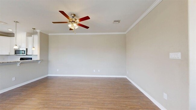 Photo - 2157 Big River St