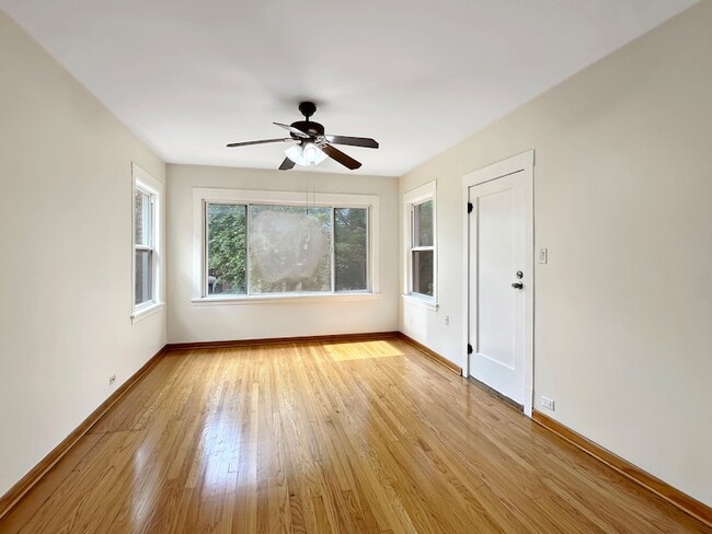 Photo - 5244 W Altgeld St