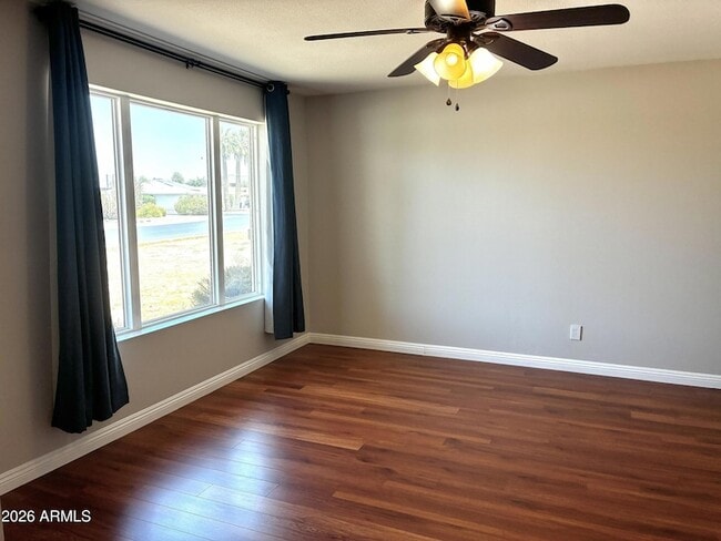 Photo - 523 E Malibu Dr