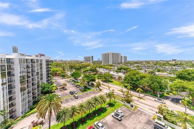 Photo - 800 Parkview Dr Unit 1007