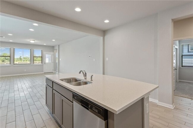 Photo - 121 Unforgiven Ln