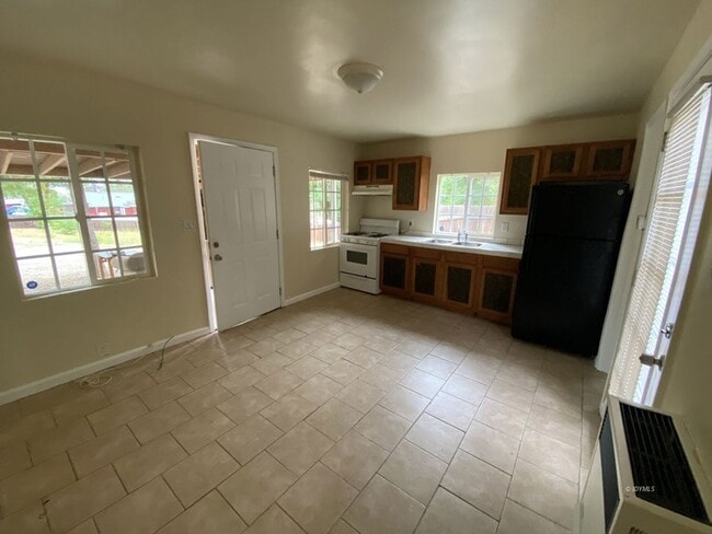 Photo - 29470 CA-243