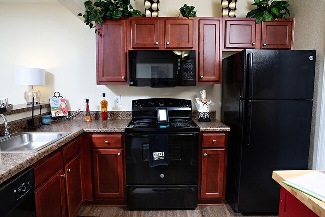 Photo - Longhill Pointe Apartments and Townhomes