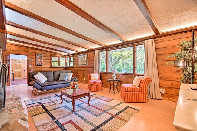 Building Photo - 1003 N Rd Unit ID1305993P