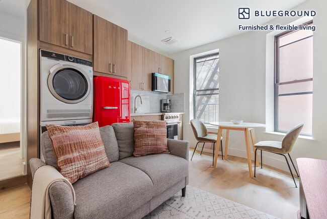 Building Photo - 82 Washington Pl Unit FL4-ID1815