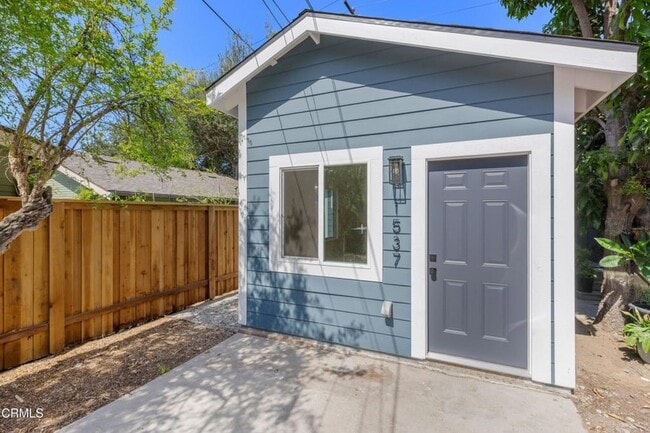 Building Photo - 1537 Wesley Ave