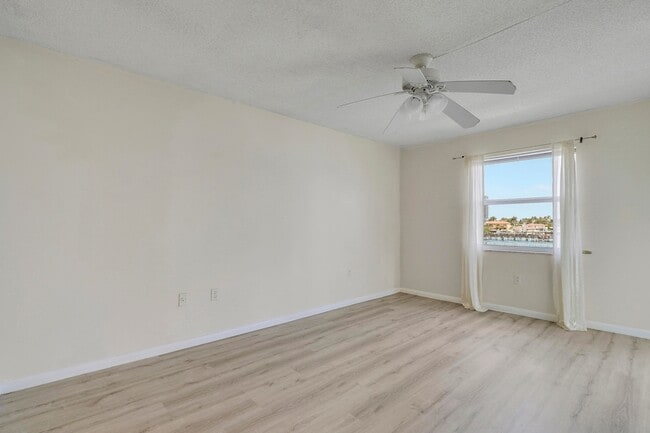 Photo - 410 Wilma Cir Unit 308