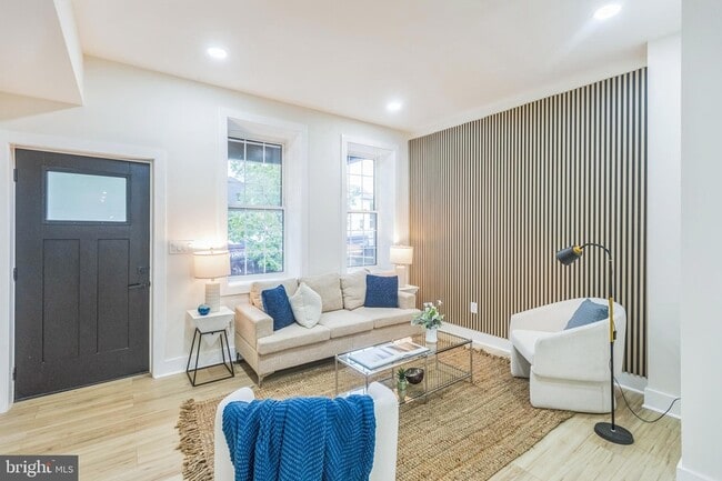 Photo - 1129 8th St NE