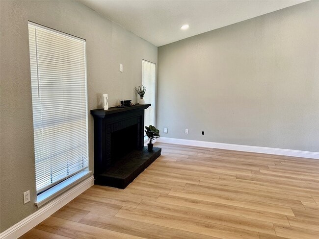 Photo - 4428 San Fernando Ln