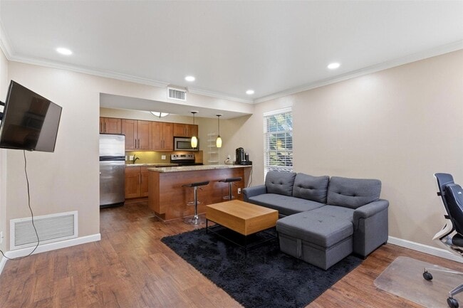 Photo - 7685 Northcross Dr Unit 429