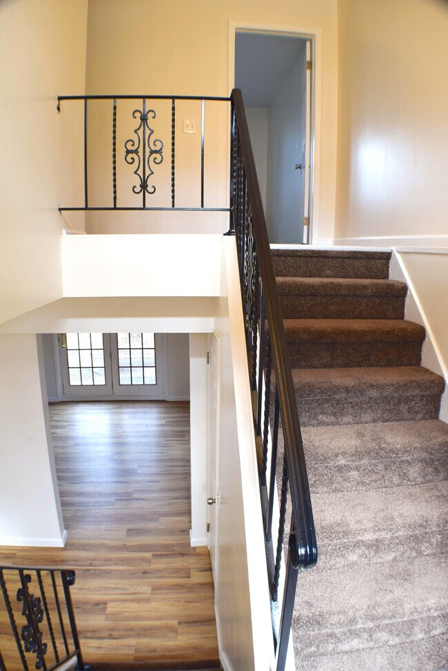 Entry - Mountain Ridge Townhouses