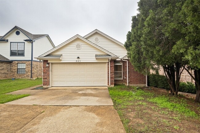 Photo - 945 Ramblewood Dr