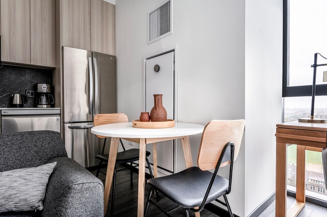 Photo - 1400 W Randolph St Unit FL7-ID1354