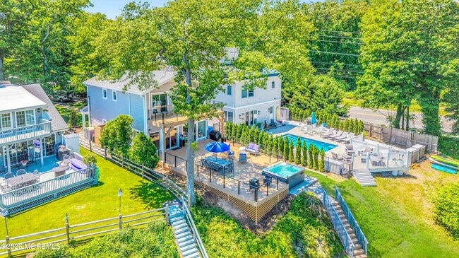 Photo - 637 Beacon Blvd