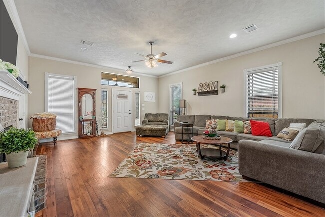 Photo - 918 Dove Landing Ave