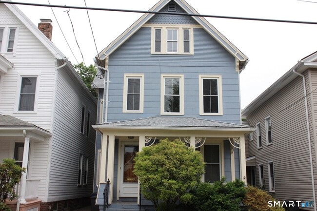 Building Photo - 28 Cottage St
