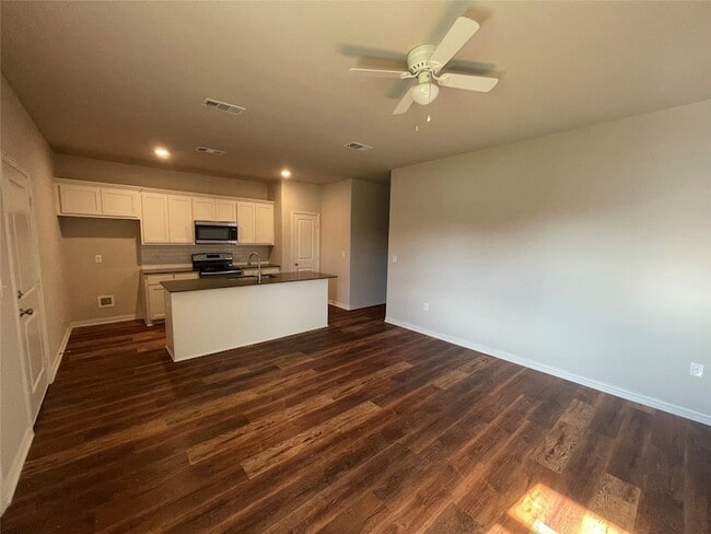 Photo - 2825 Peony Dr