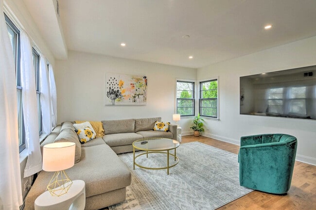 Building Photo - 1129 Augusta St Unit ID1305572P