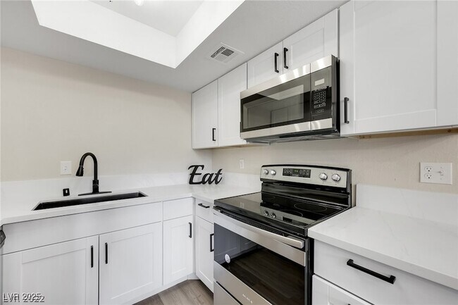 Photo - 5036 Newport Cove Dr Unit B